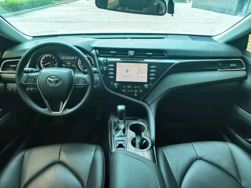 徐州18年丰田凯美瑞4