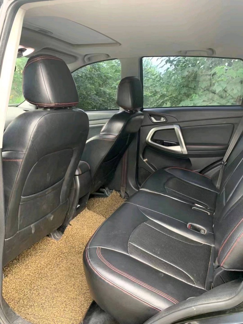 北京16年奇瑞瑞虎57