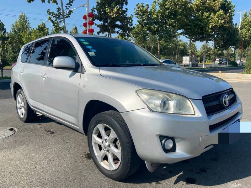保定12年丰田RAV4荣放3