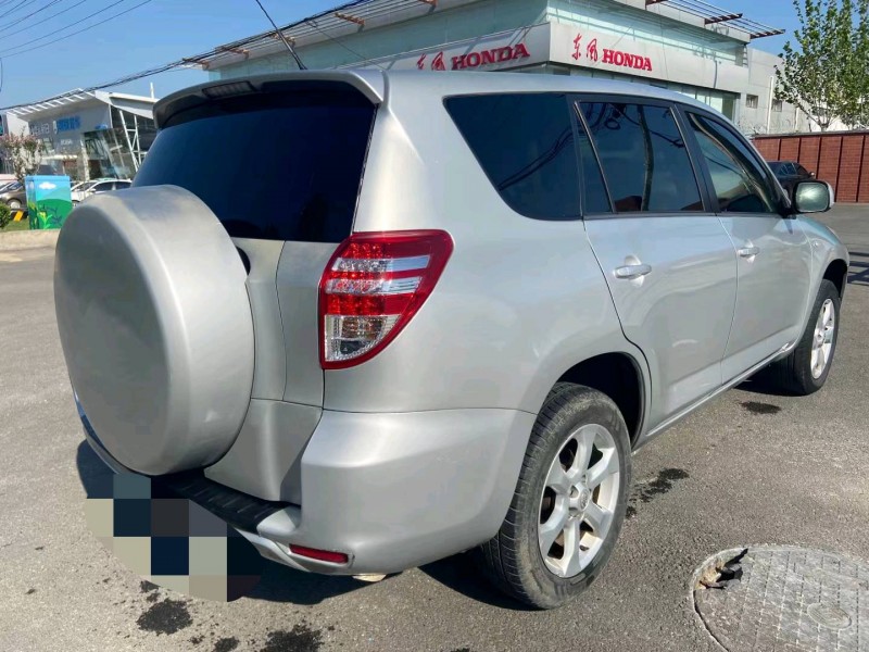 保定12年丰田RAV4荣放7