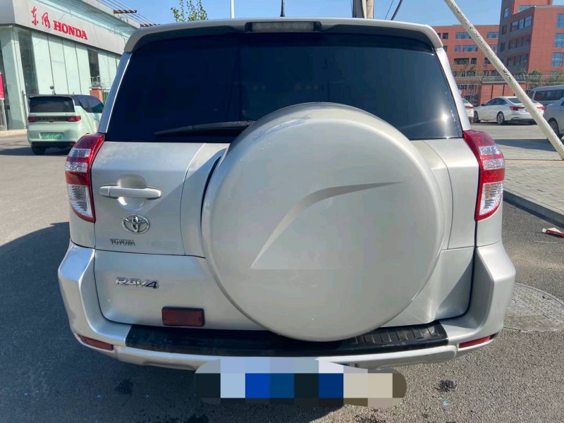 保定12年丰田RAV4荣放9