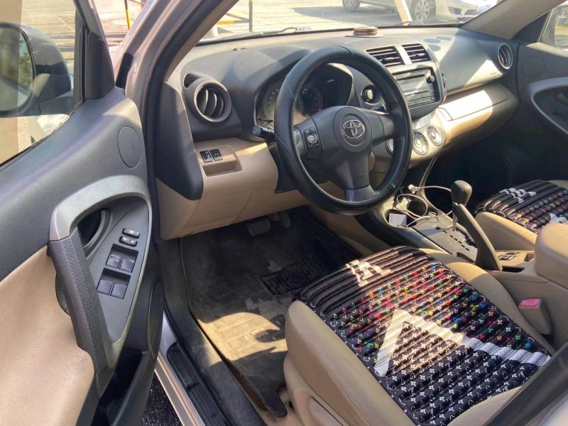 保定12年丰田RAV4荣放8