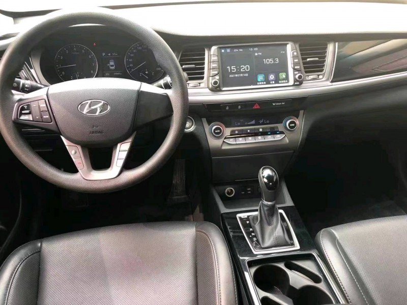 保定19年现代名图8