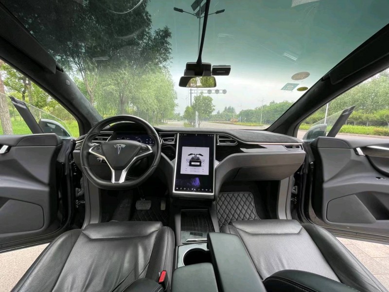 枣庄17年特斯拉MODEL S4
