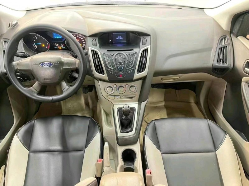 济宁13年福特福克斯5