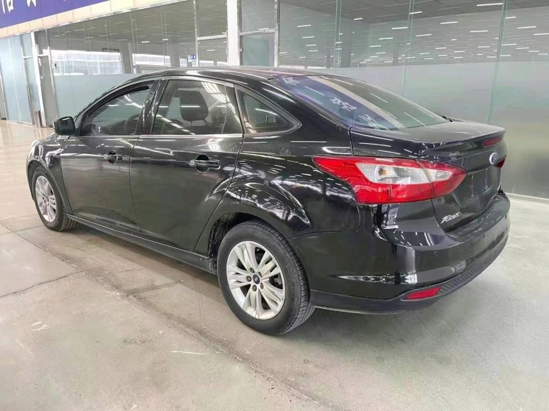 济宁13年福特福克斯6