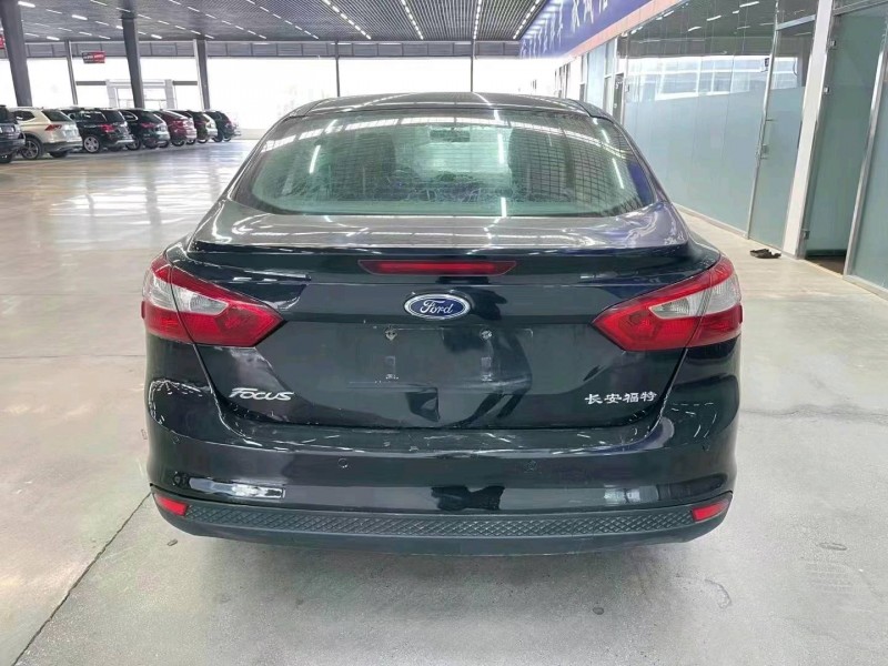 济宁13年福特福克斯7