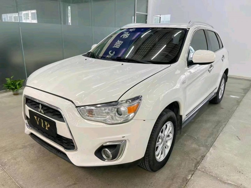 济宁14年三菱劲炫8