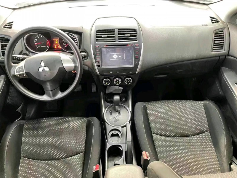 济宁14年三菱劲炫5