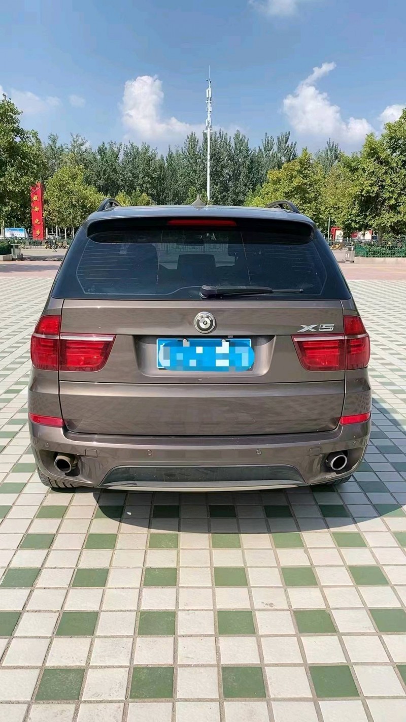 北京12年宝马X57