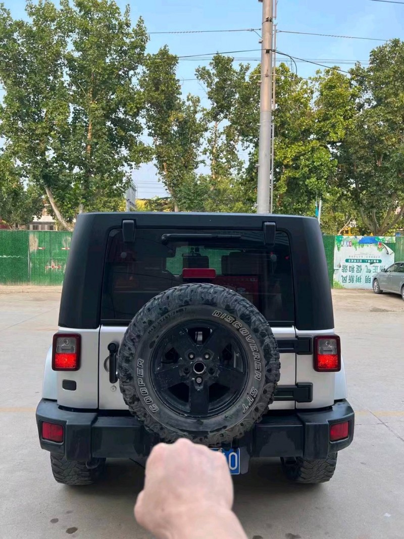 東營10年Jeep牧馬人7