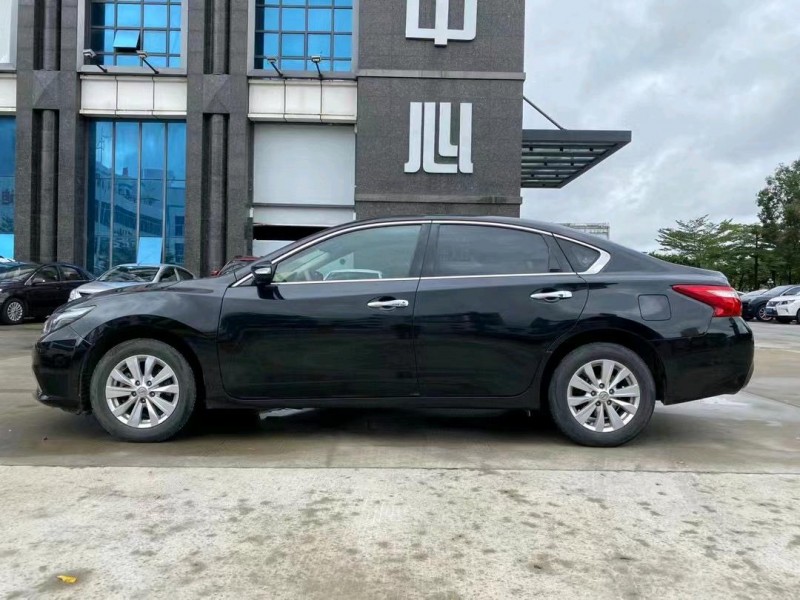 东莞16年日产天籁4