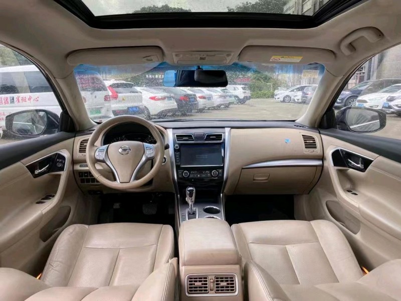 东莞16年日产天籁5