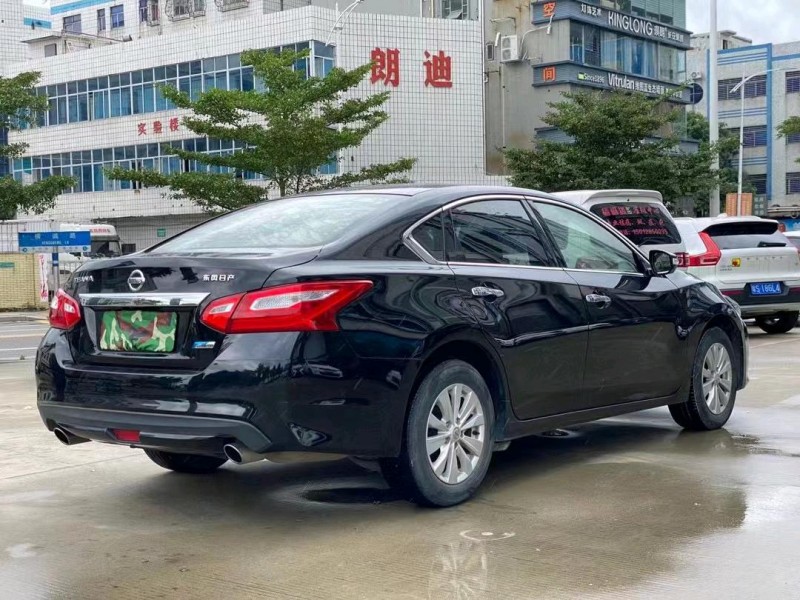 东莞16年日产天籁8