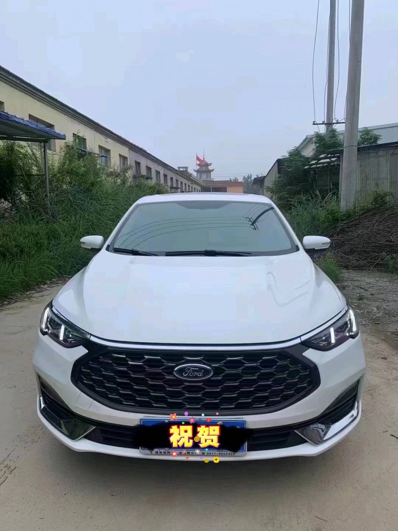 北京22年福特福睿斯5