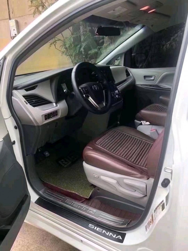 潍坊17年丰田塞纳4