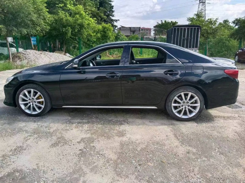 保定16年丰田锐志3