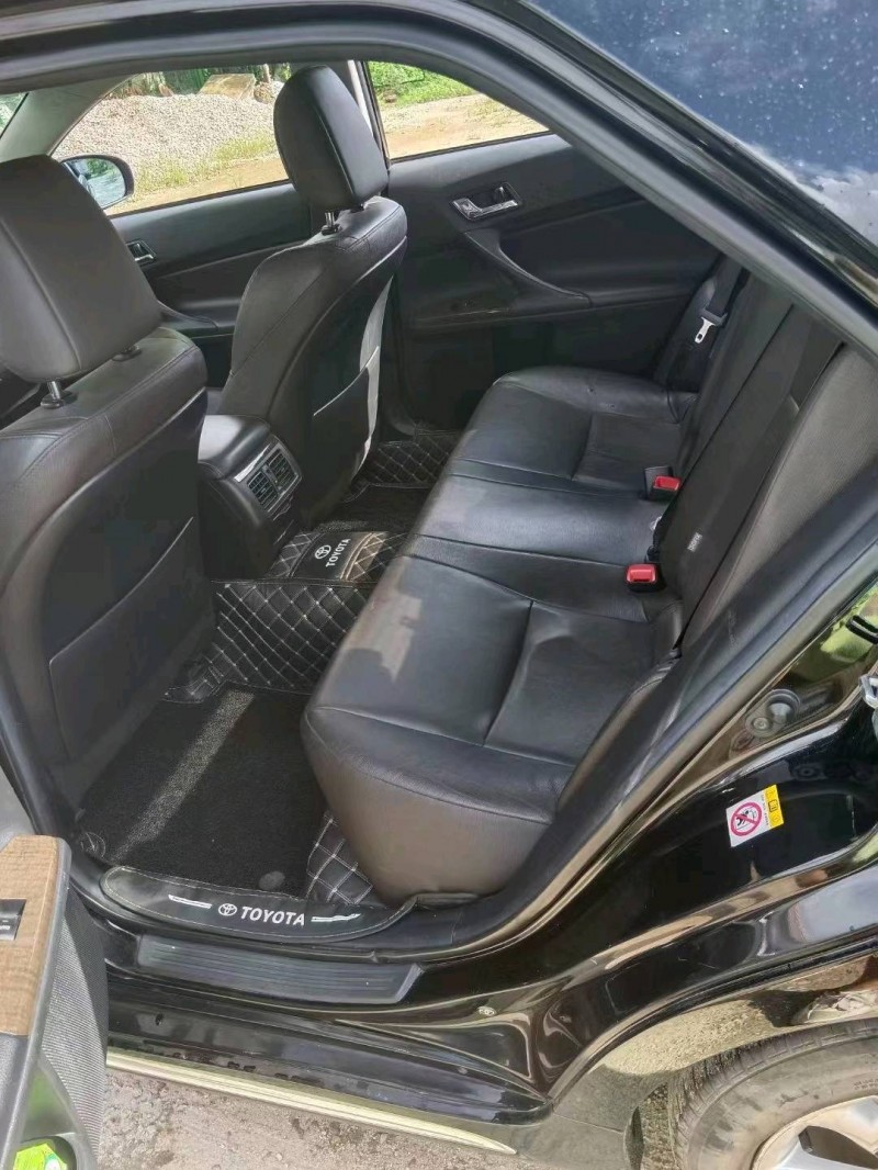 保定16年丰田锐志4