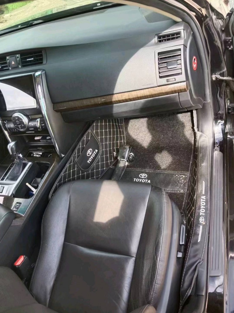 保定16年丰田锐志8