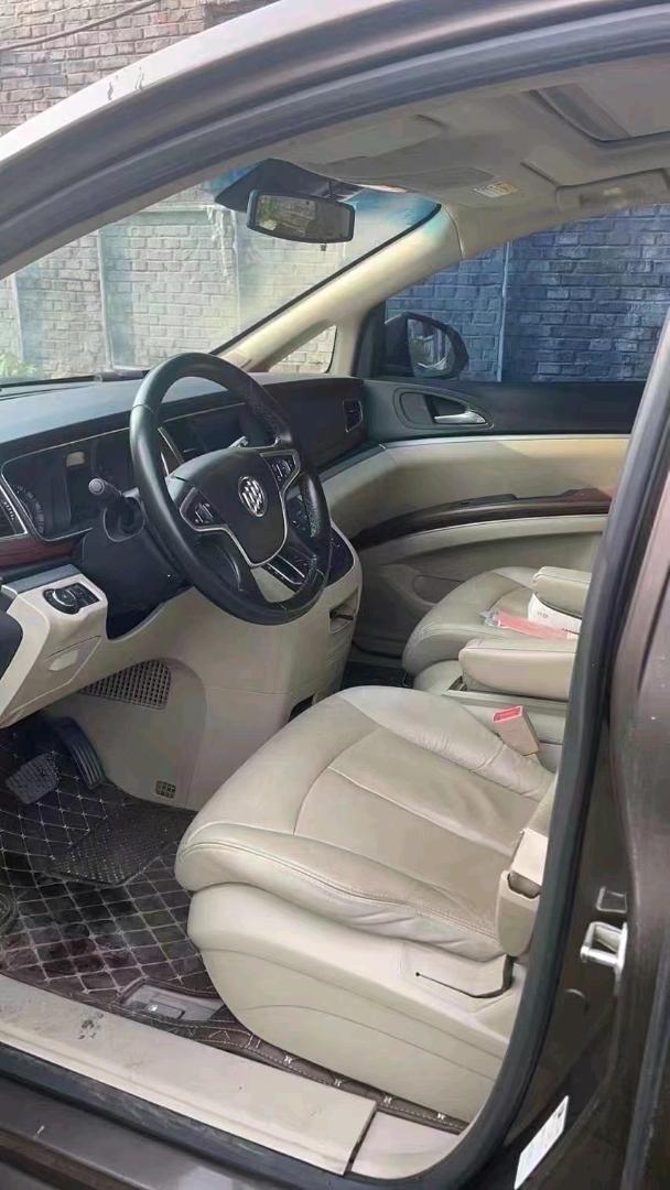 东营17年别克GL82