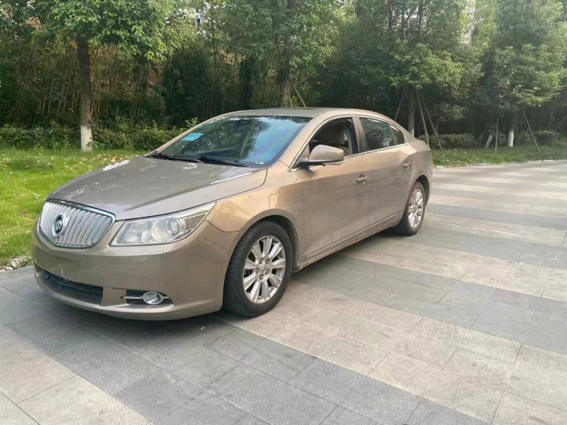 成都12年别克君越2