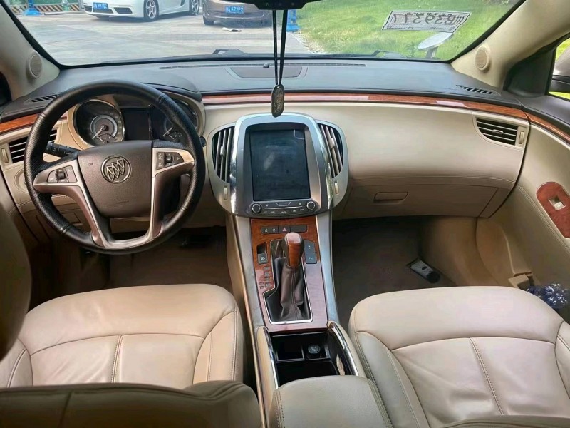 成都12年别克君越4