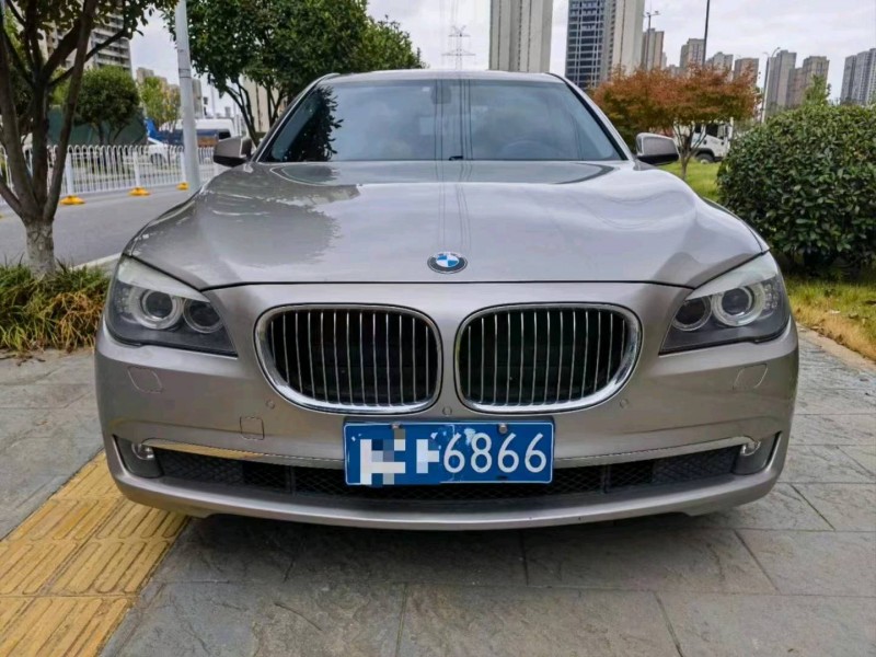 北京13年宝马7系1