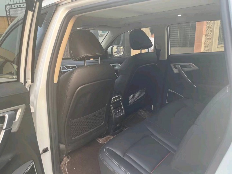 保定19年吉利博越4