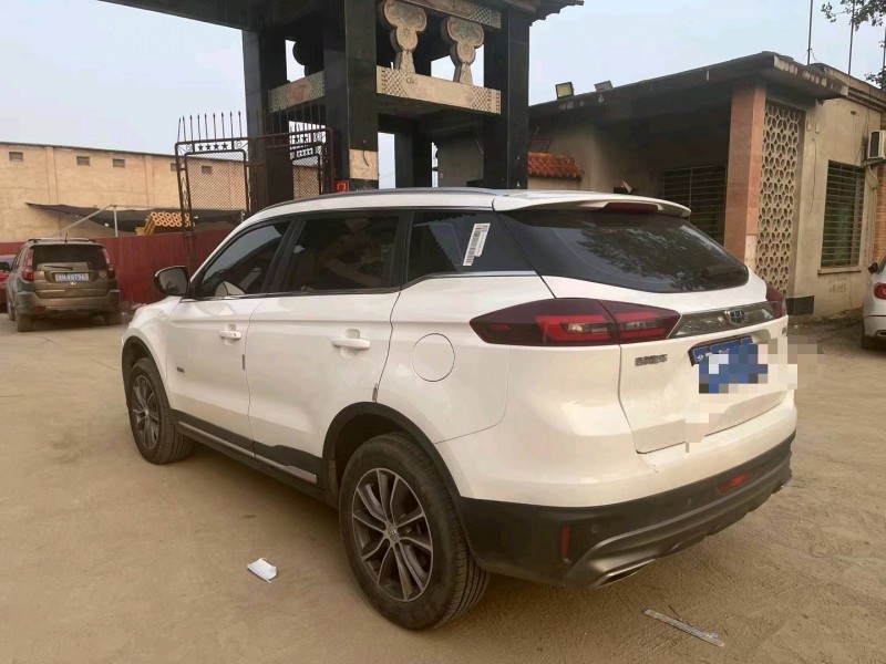 保定19年吉利博越8