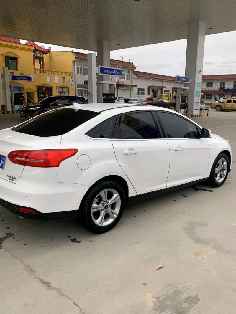 保定18年福特福克斯8