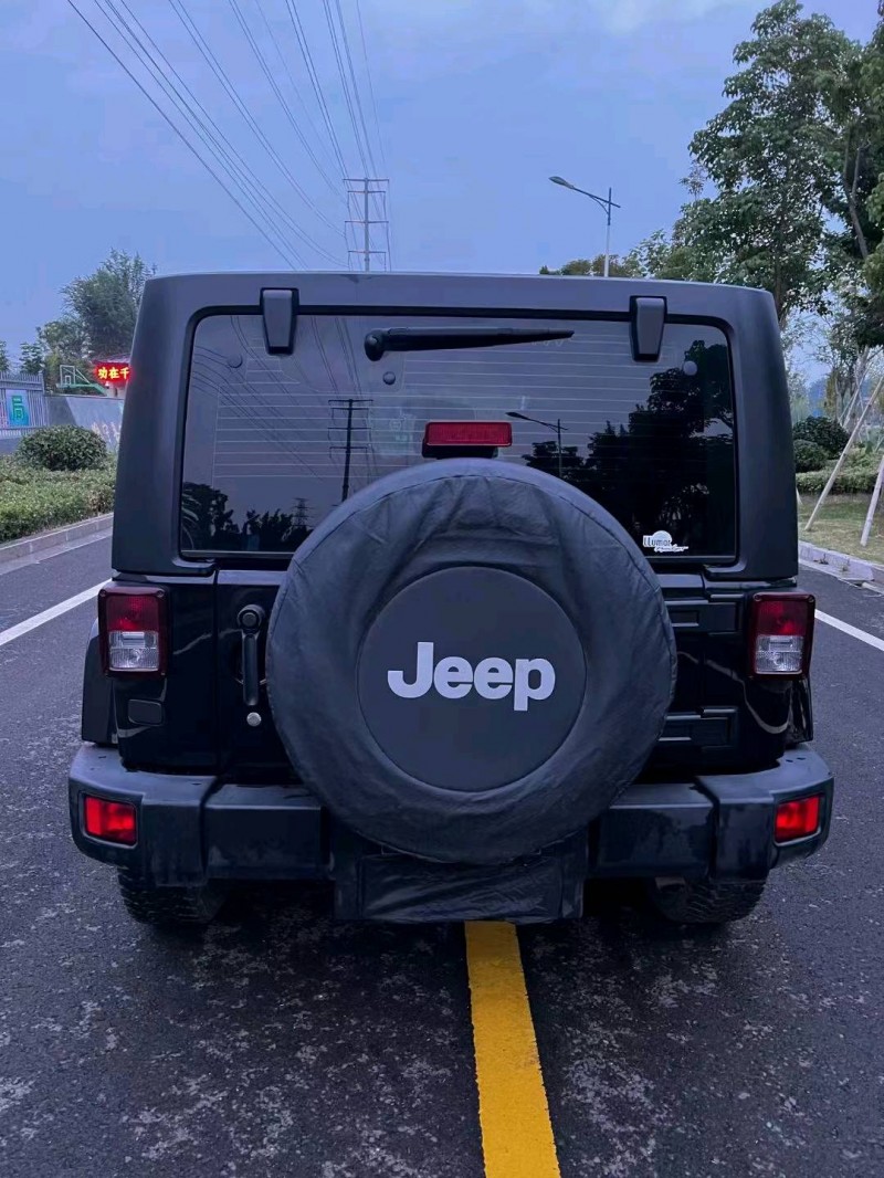 徐州18年Jeep牧馬人9