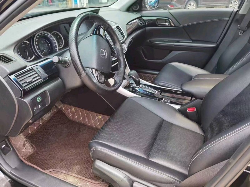 邵阳18年本田雅阁3