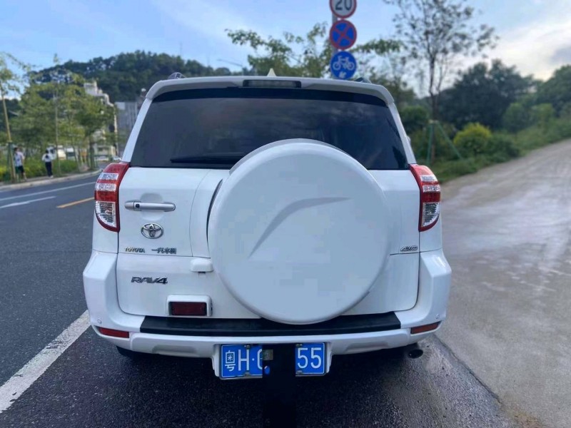 广州12年丰田RAV45