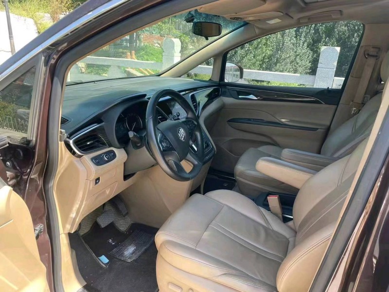 东营17年别克GL82