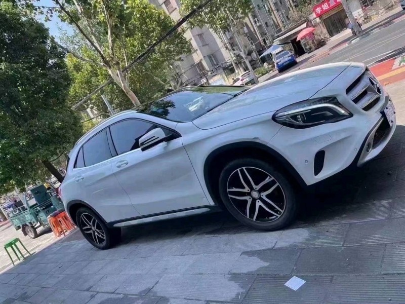 武汉17年奔驰GLA2