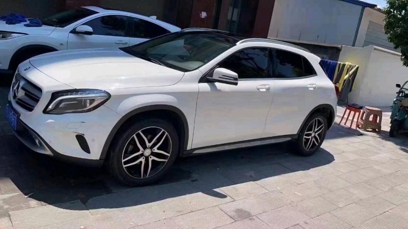 武汉17年奔驰GLA3