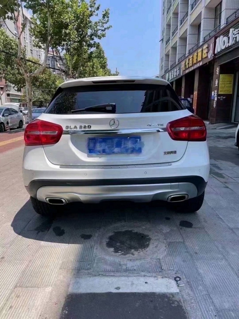 武汉17年奔驰GLA7