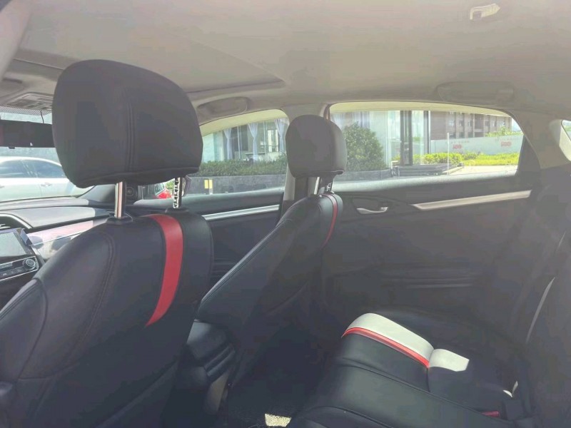 广州19年本田思域8