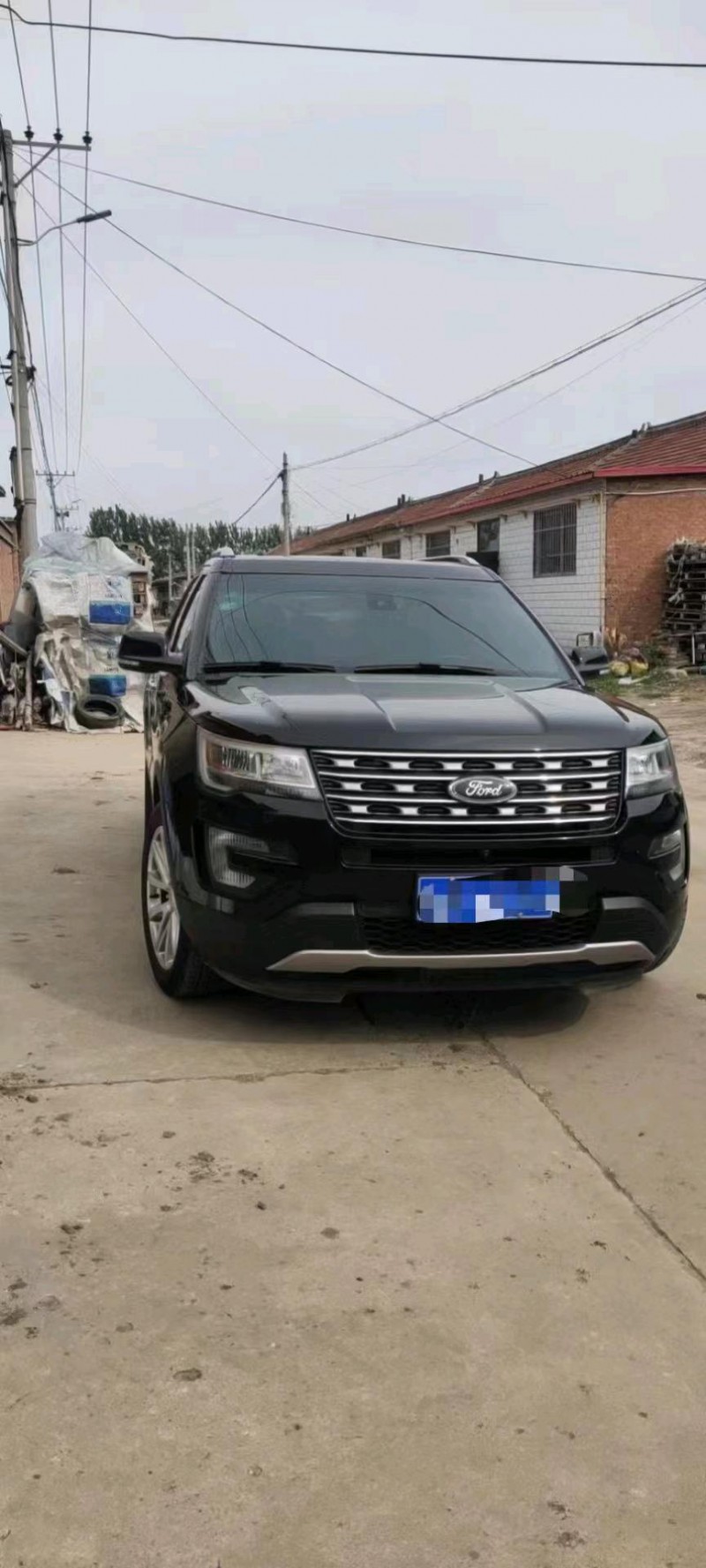 保定17年福特探险者1