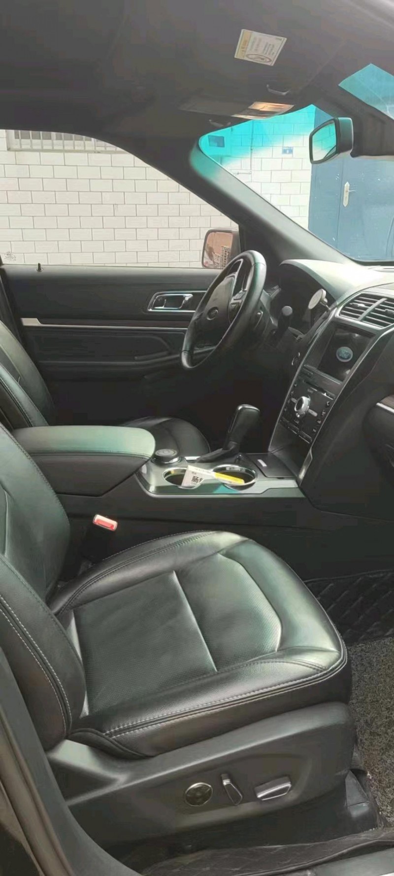 保定17年福特探险者7