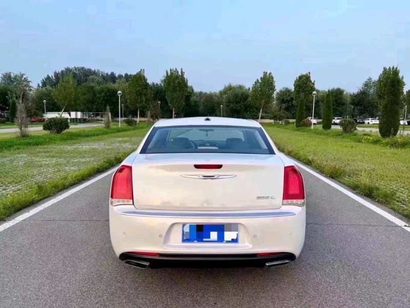 枣庄16年克莱斯勒300C4
