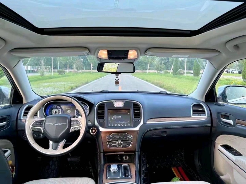 枣庄16年克莱斯勒300C5