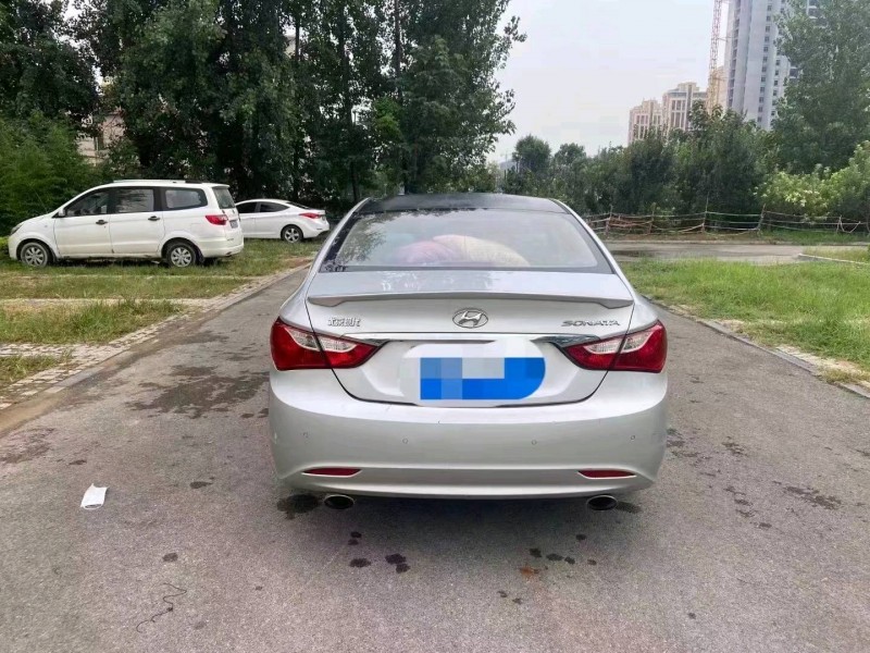 北京13年现代索纳塔八3