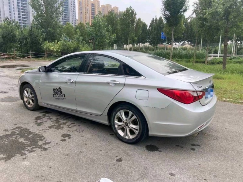 北京13年现代索纳塔八4