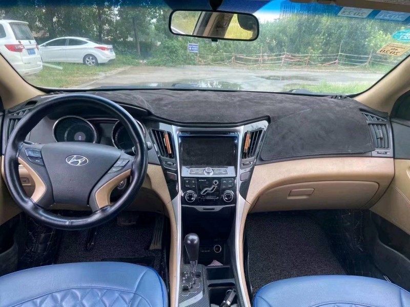 北京13年现代索纳塔八8