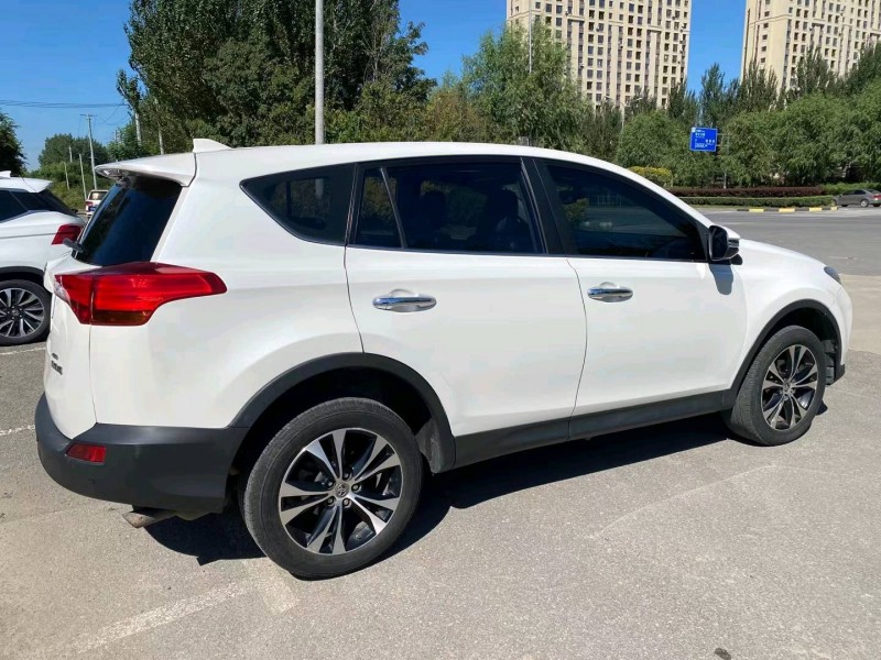 沈阳16年丰田RAV4荣放9