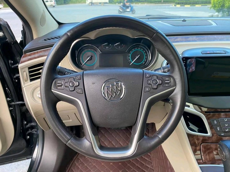 沈阳15年别克君越5