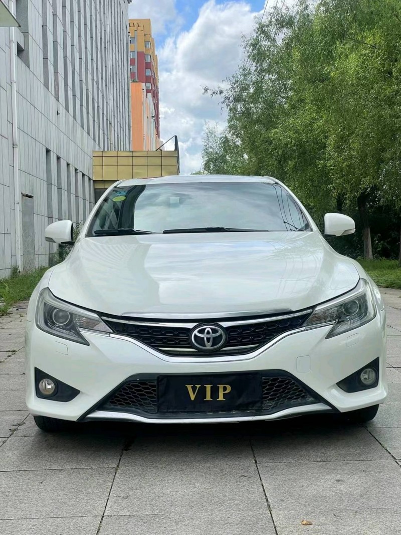 成都15年丰田锐志1