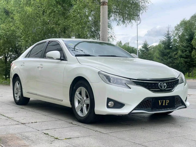 成都15年丰田锐志2