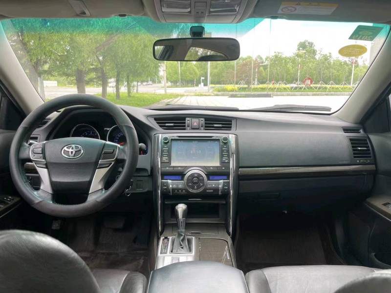 成都15年丰田锐志8